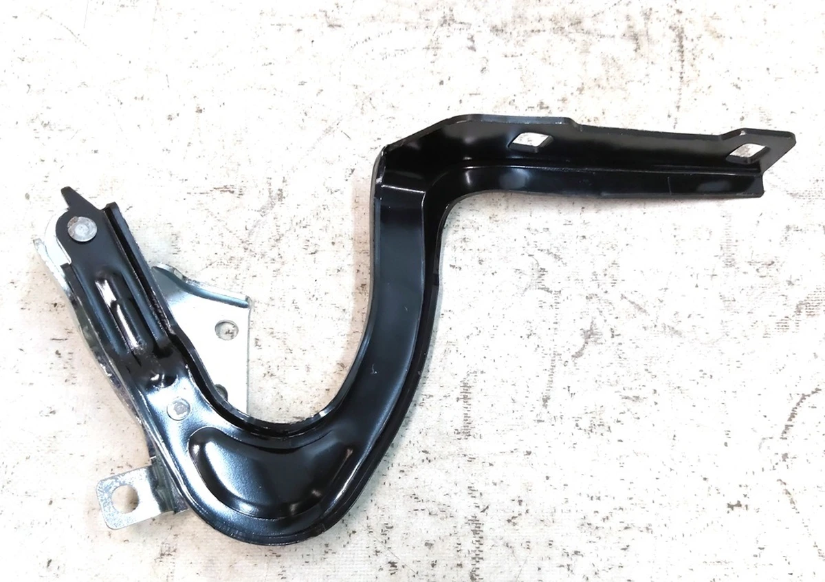 2 Петля кріплення капота ліва Tesla Model Y 1496267-00-C