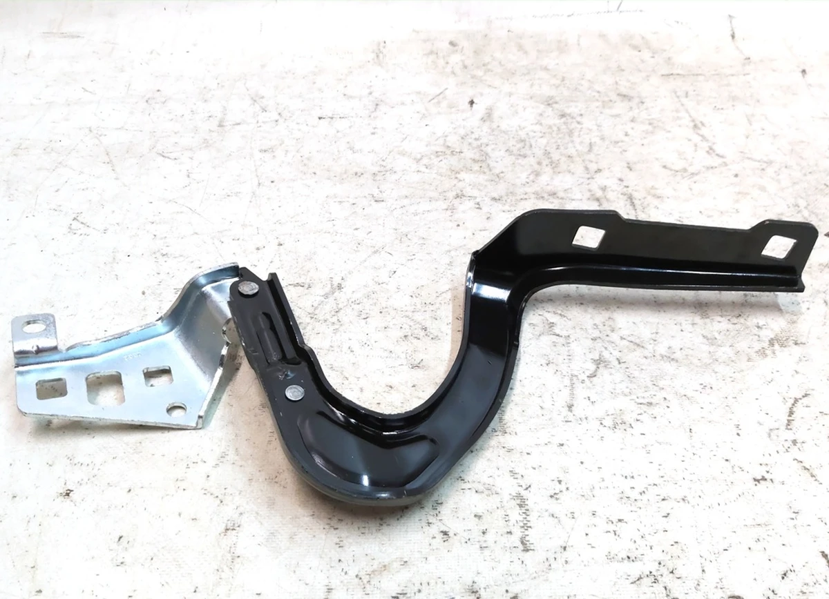 2 Петля кріплення капота ліва Tesla Model Y 1496267-00-C