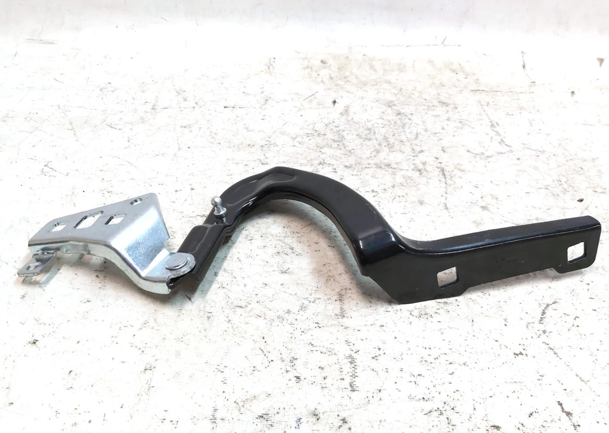 2 Петля кріплення капота ліва Tesla Model Y 1496267-00-C