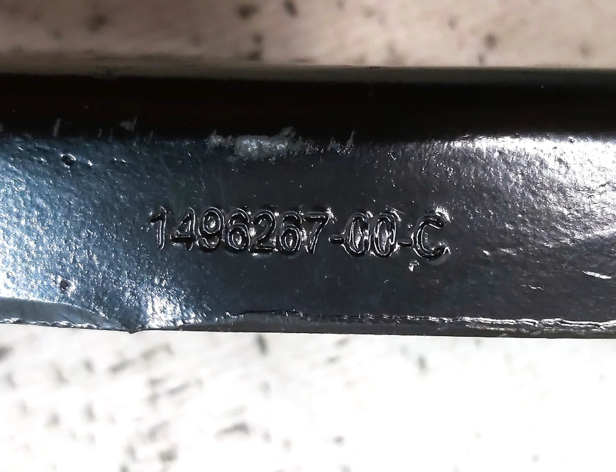 2 Петля кріплення капота ліва Tesla Model Y 1496267-00-C