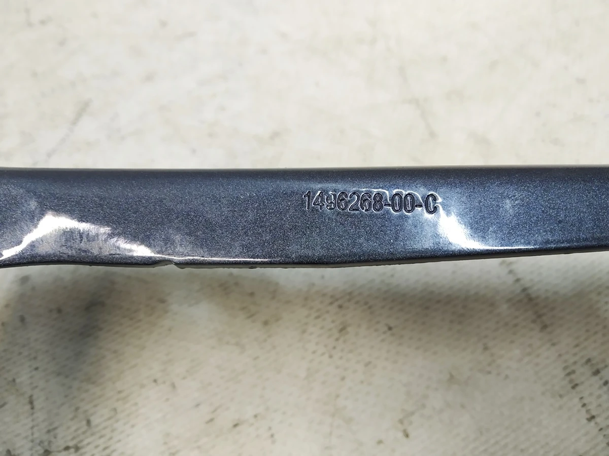 2 Петля кріплення капота права Tesla Model Y 1496268-00-C