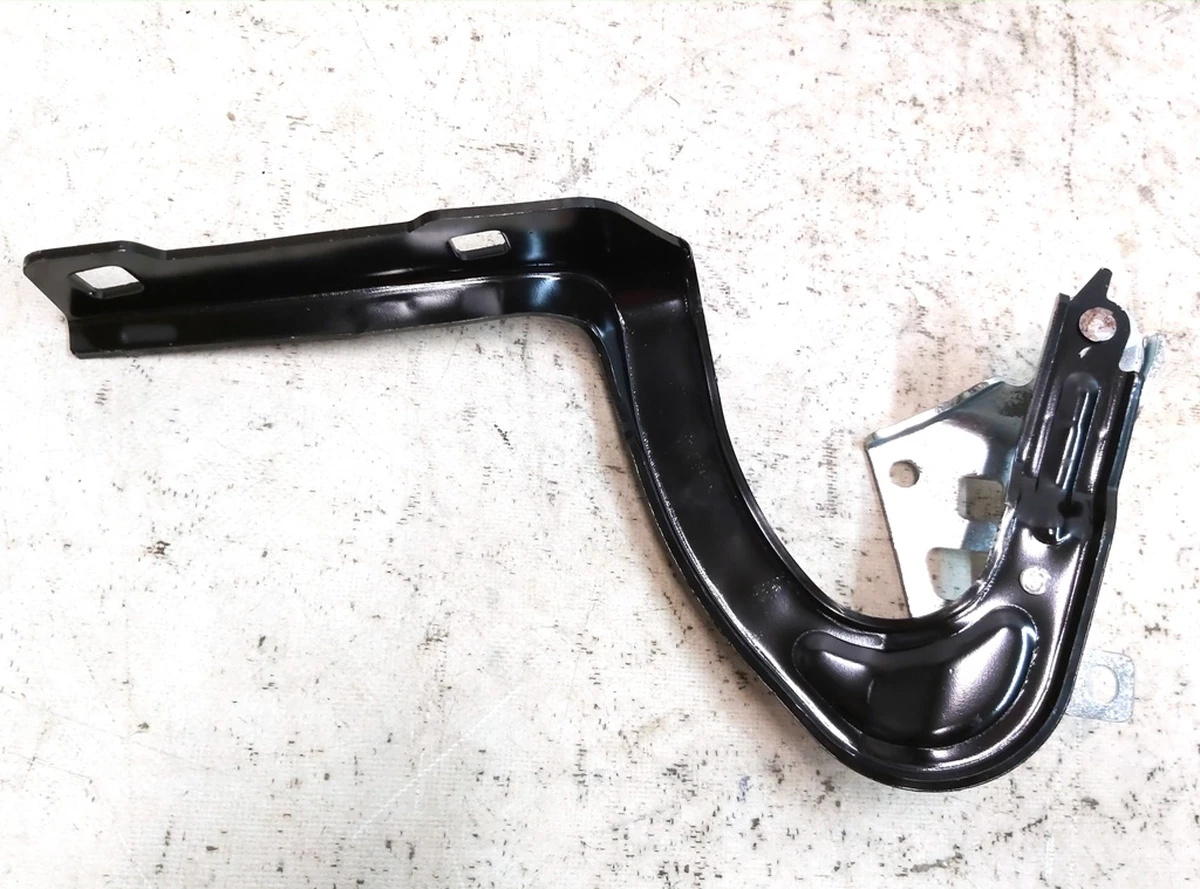 2 Петля кріплення капота права Tesla Model Y 1496268-00-C