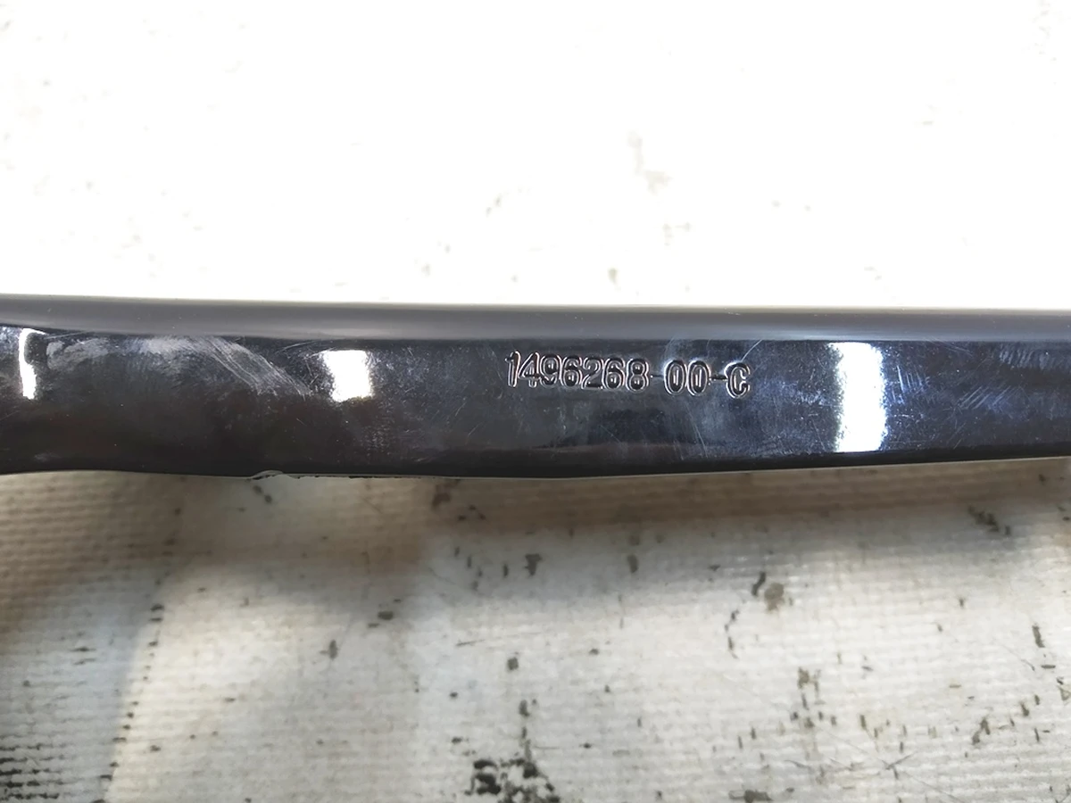 2 MY Hood hinge, RH Tesla Model Y 1496268-00-C