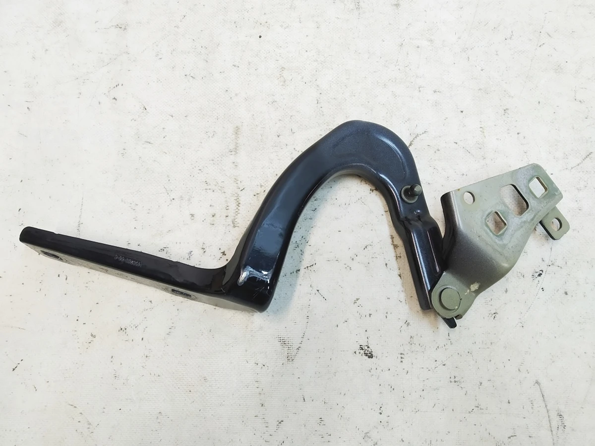 2 MY Hood hinge, RH Tesla Model Y 1496268-00-C