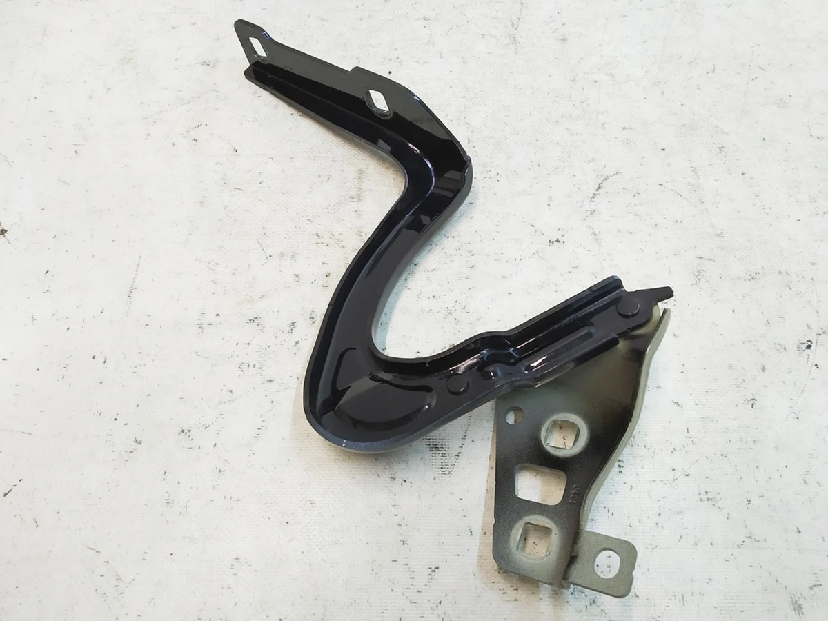 2 MY Hood hinge, RH Tesla Model Y 1496268-00-C
