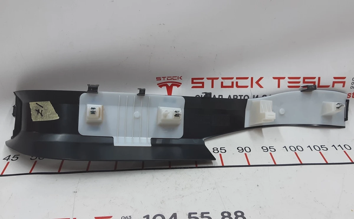 8 Облицювання стійки A нижня права Tesla model X 1496508-00-A