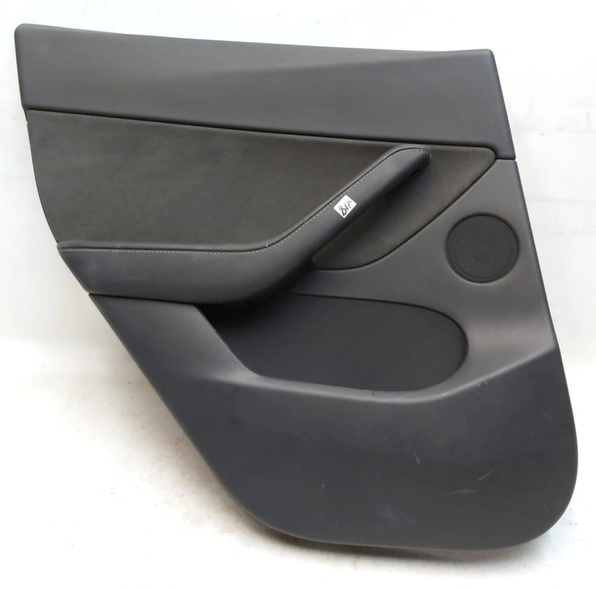 1 DOOR TRIM ASSEMBLY - REAR - LEFT HAND - LEFT HAND DRIVE (BLACK) Tesla model Y 1497296-91-C