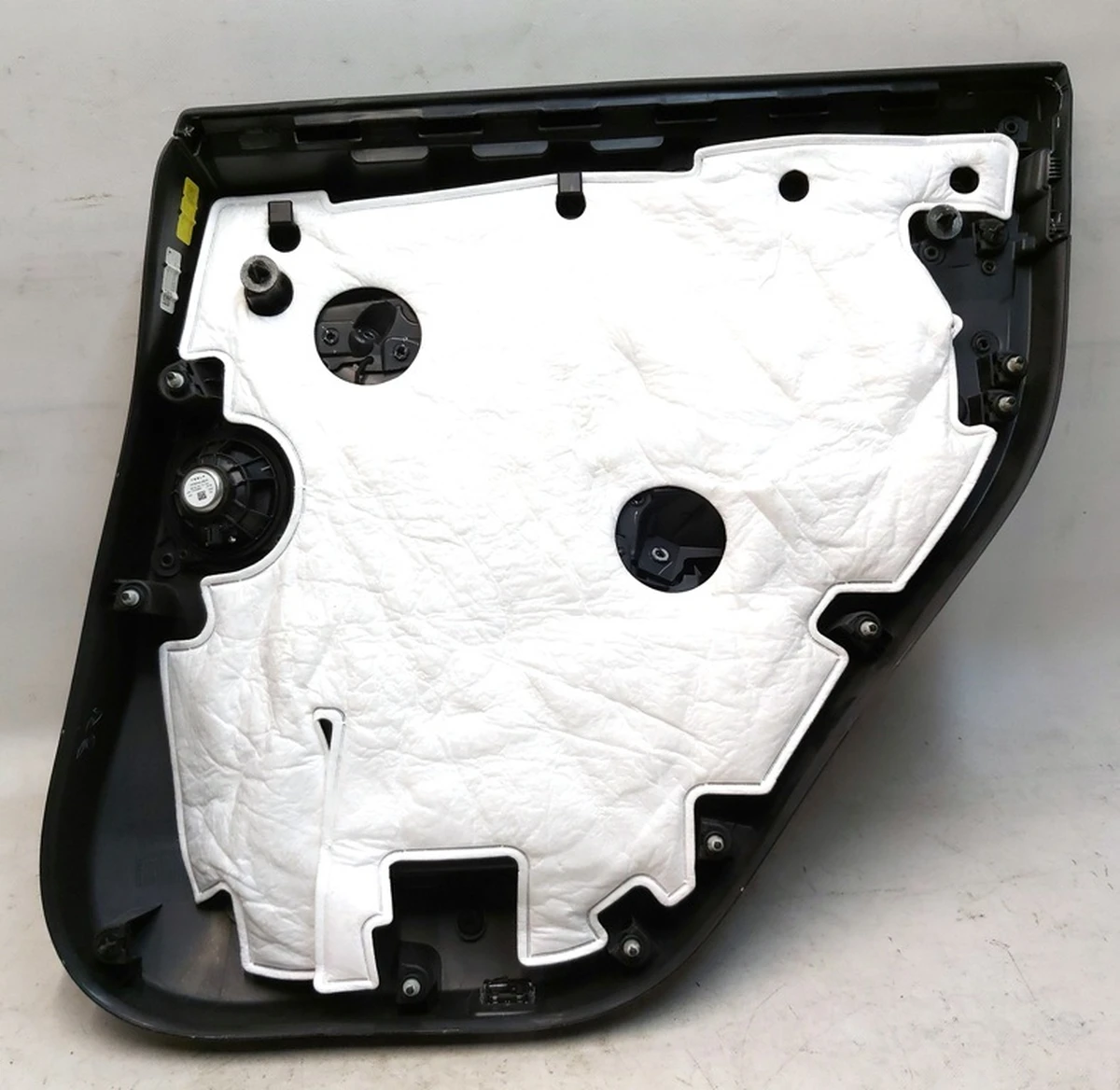 1 DOOR TRIM ASSEMBLY - REAR - LEFT HAND - LEFT HAND DRIVE (BLACK) Tesla model Y 1497296-91-C