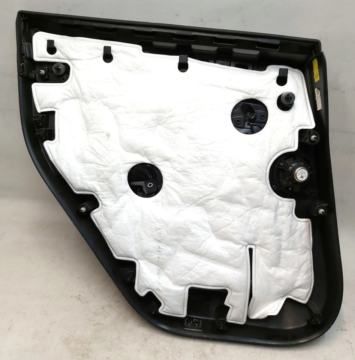 9 DOOR TRIM ASSEMBLY - REAR - RIGHT HAND - LEFT HAND DRIVE (BLACK) Tesla model Y 1497297-91-C