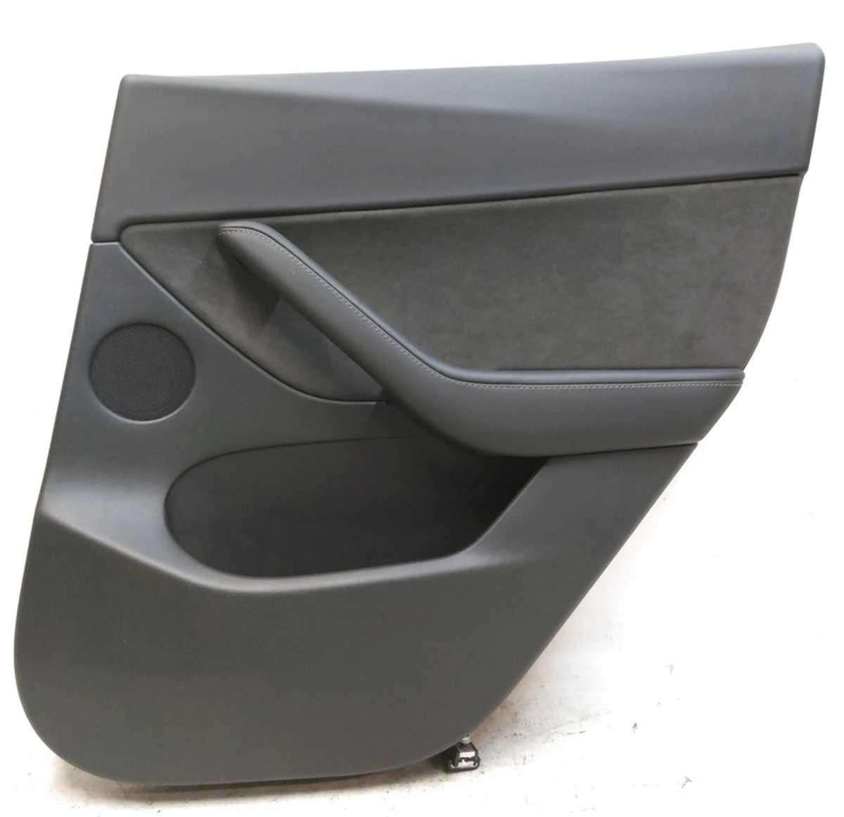 9 Карта двери задней правой с динамиком с повреждением PREM BLACK Tesla model Y 1497297-91-C