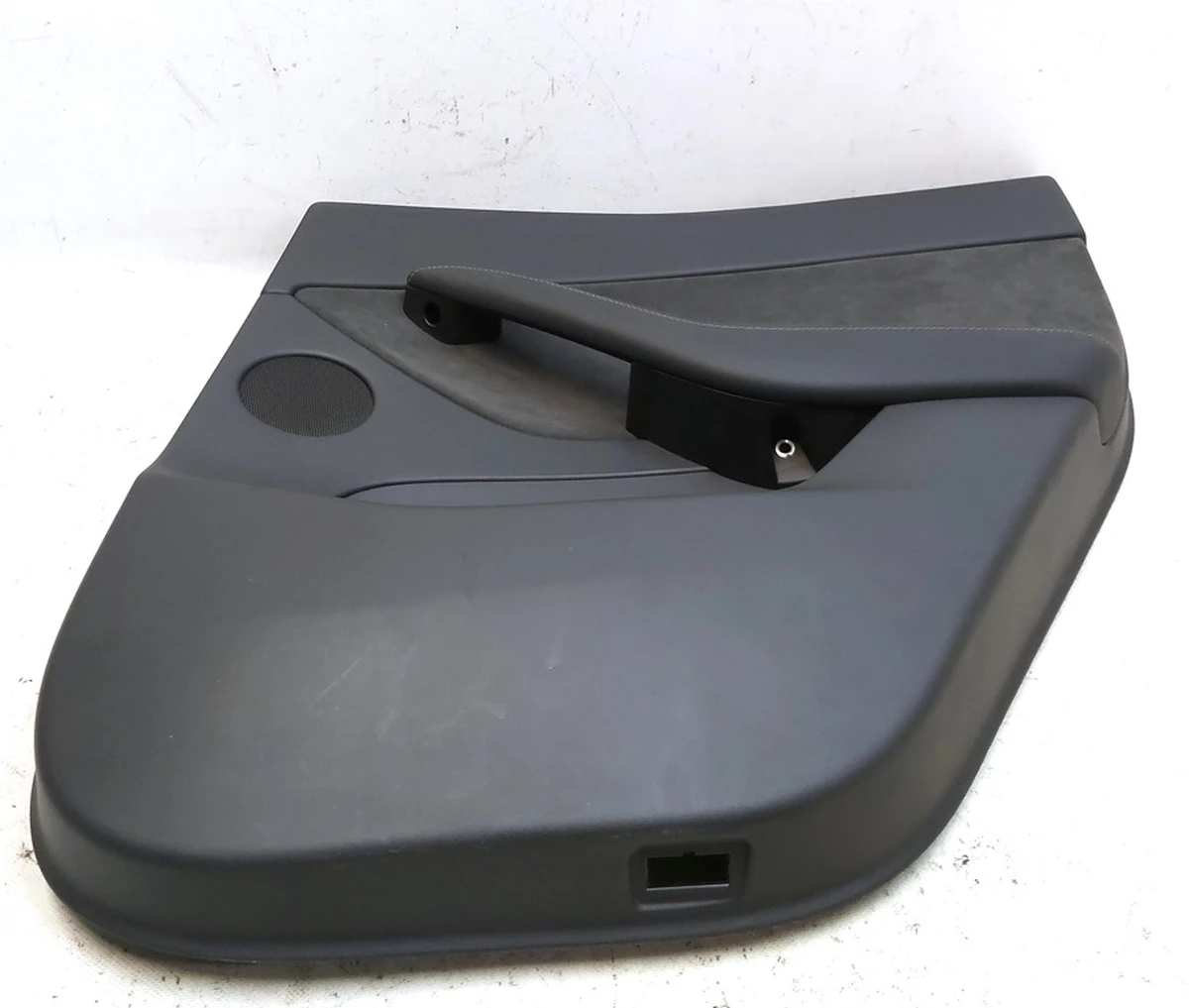 9 Карта двери задней правой с динамиком с повреждением PREM BLACK Tesla model Y 1497297-91-C