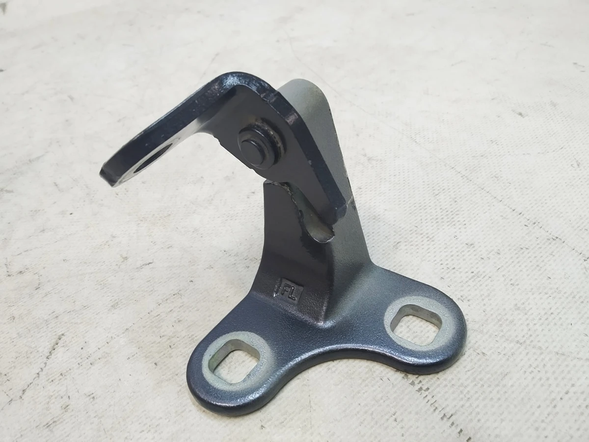 1 Петля дверей передньої лівої верхня нижня PMNG Tesla Model Y 1497492-00-E