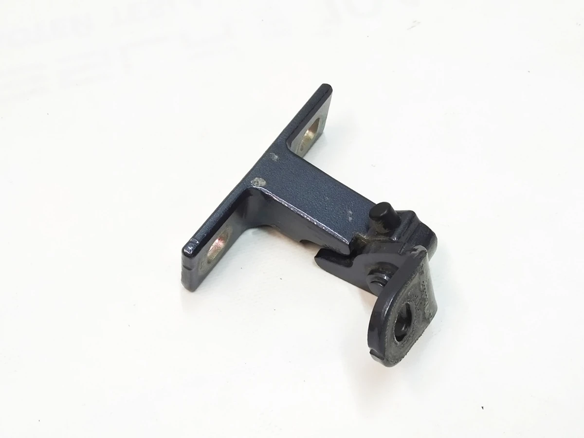 1 Петля двери задней левой верхняя PMNG Tesla Model Y 1497494-00-E