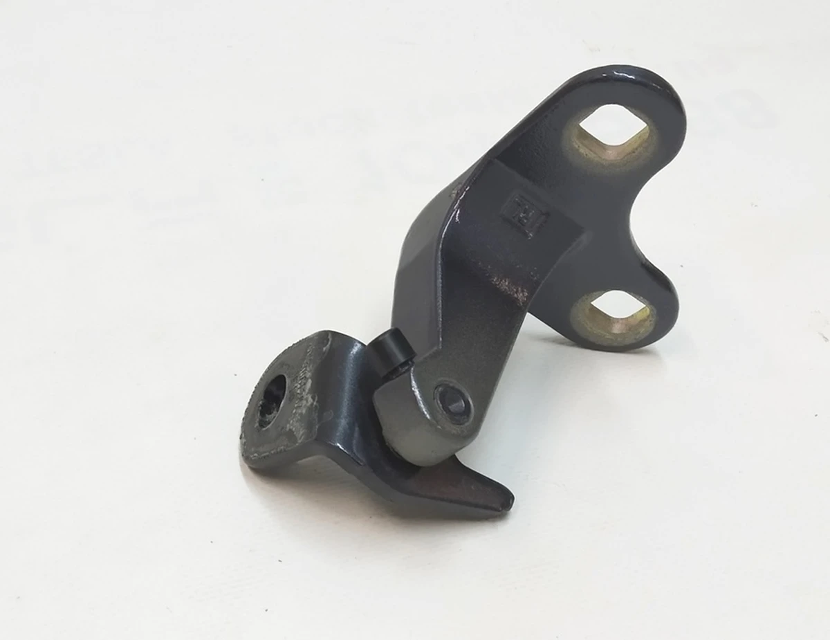 2 Петля двери задней левой нижняя PMNG Tesla Model Y 1497495-00-E