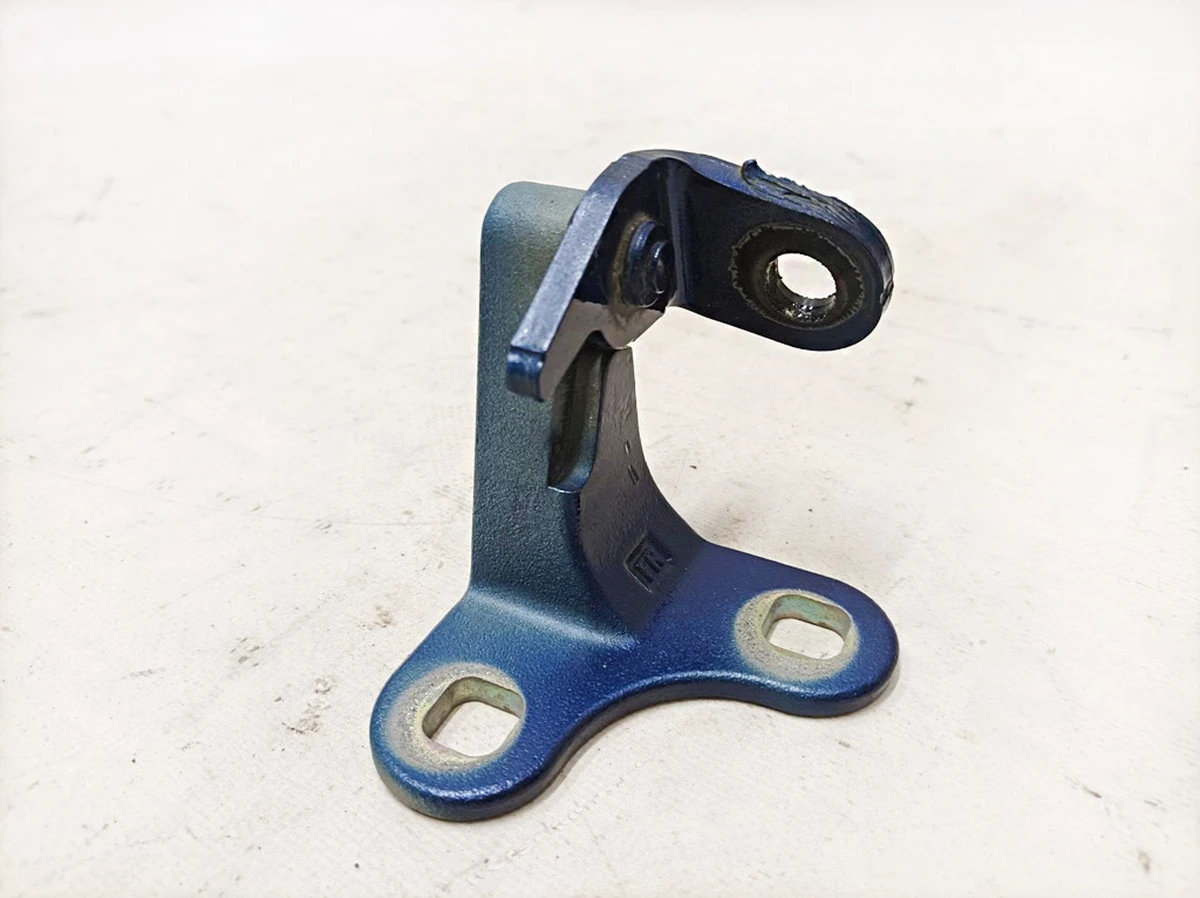 1 Петля дверцят передніх правих верхня нижня PPSB Tesla Model Y 1497496-00-B