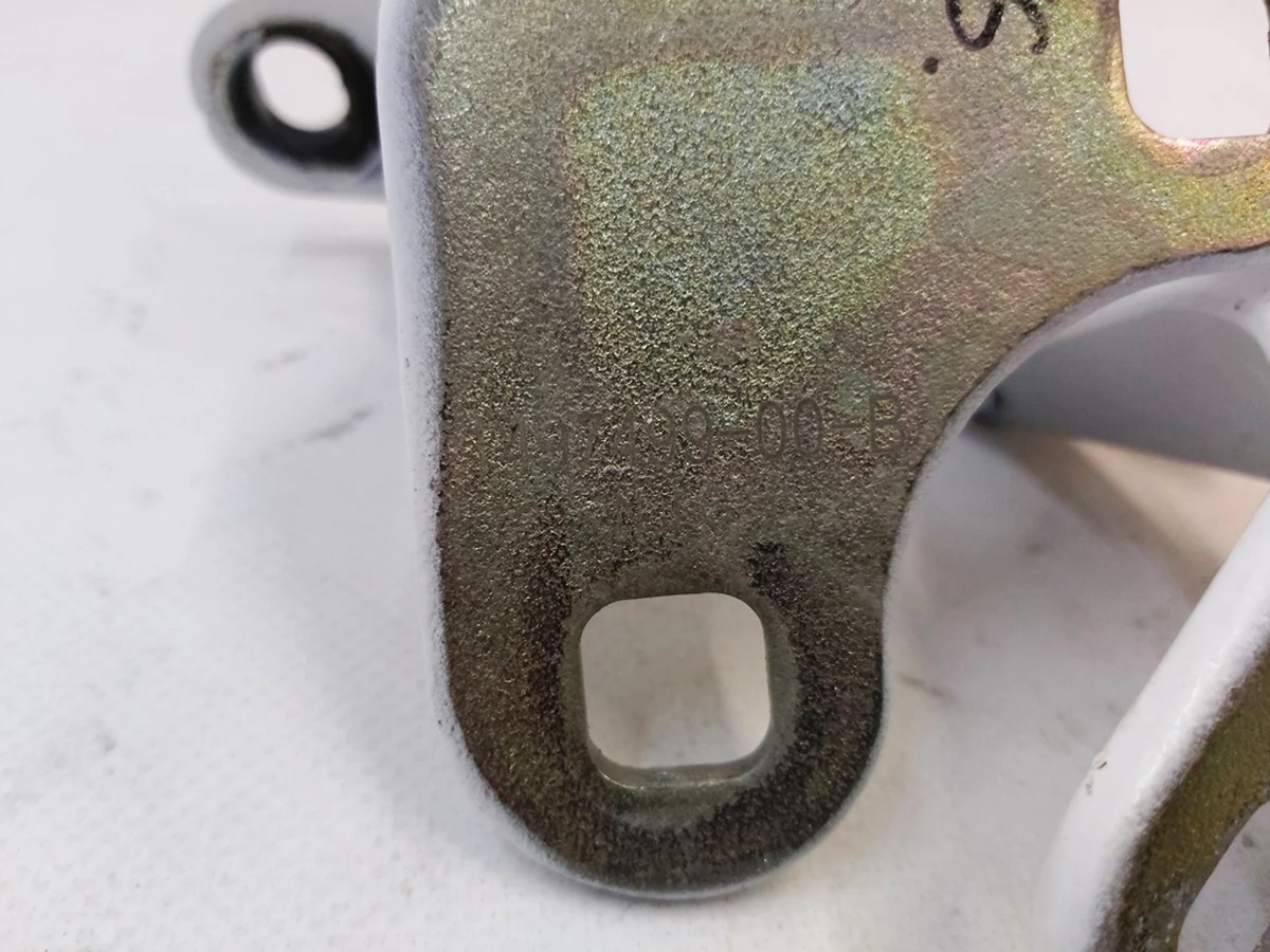 2 Door hinge rear right lower PPSW Tesla Model Y 1497499-00-B