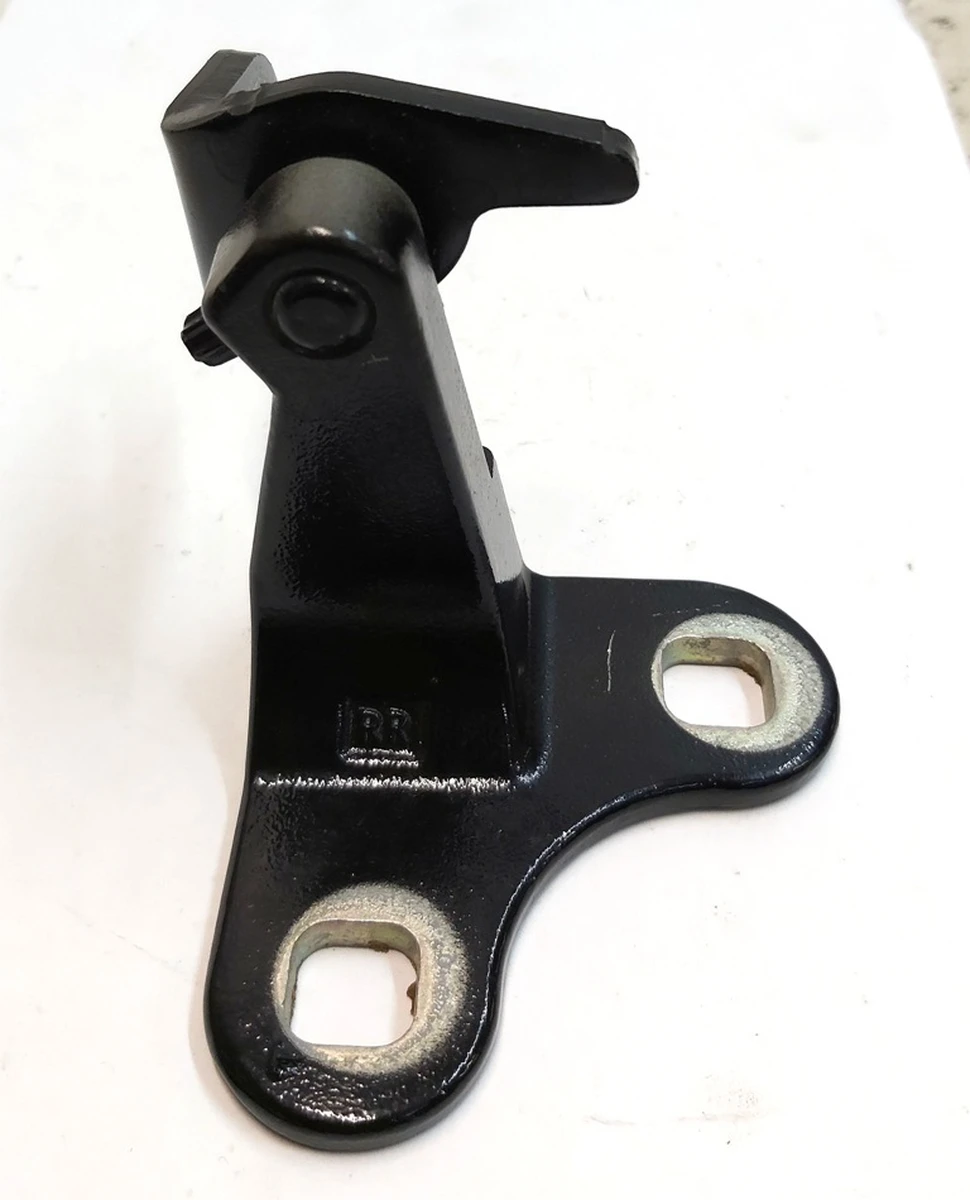 1 Петля дверей задніх правих нижня PBSB Tesla Model Y 1497499-00-E