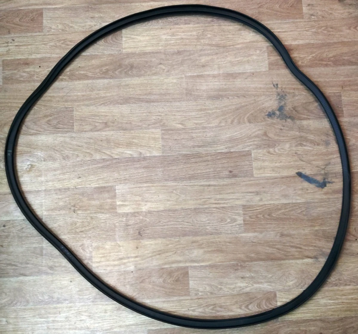 1 Primary body seal - Front - Left hand and right hand Tesla Model Y 1497674-98-E, 1497673-98-E