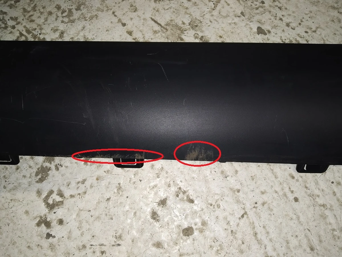 1 Накладка порога ліва рокерна панель (структурна) з пошкодженнями Tesla model Y 1497740-00-B