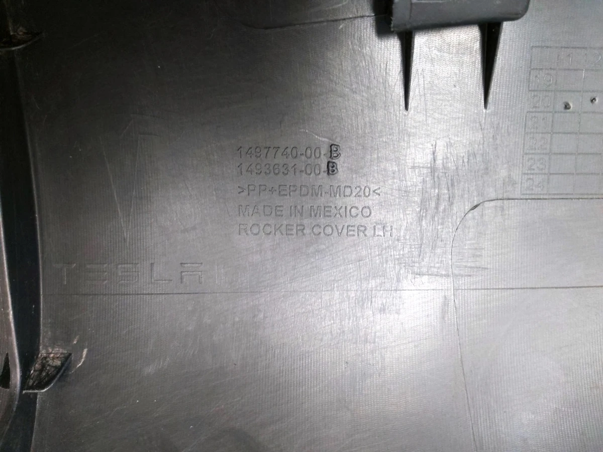 1 Накладка порога левая рокерная панель (структурная) с повреждением Tesla Model Y 1497740-00-B