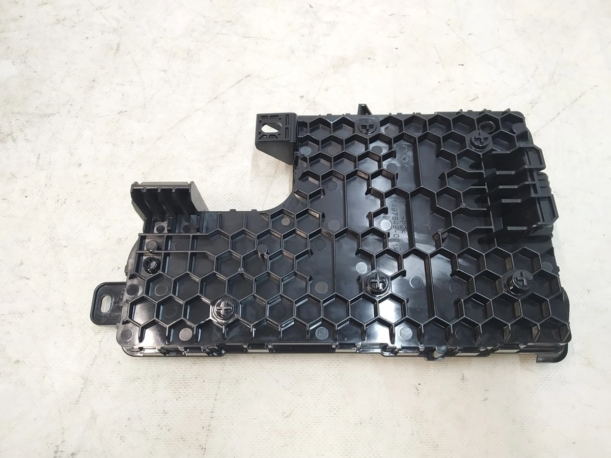 Боді контролер правого боку GEN3 REV02 Tesla model Y 1497846-00-F