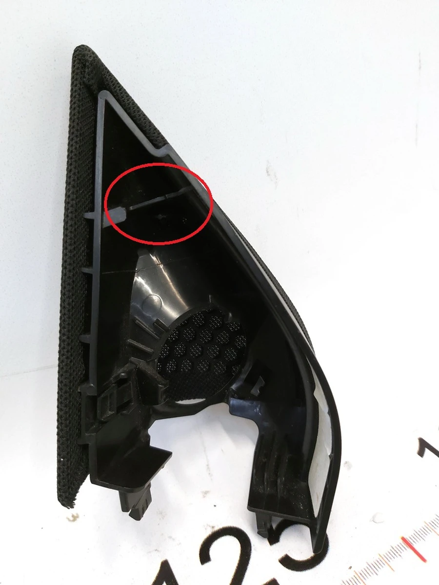 DOOR TRIM TWEETER - FRONT - RIGHT HAND with damage to the Tesla Model Y 1498205-88-B