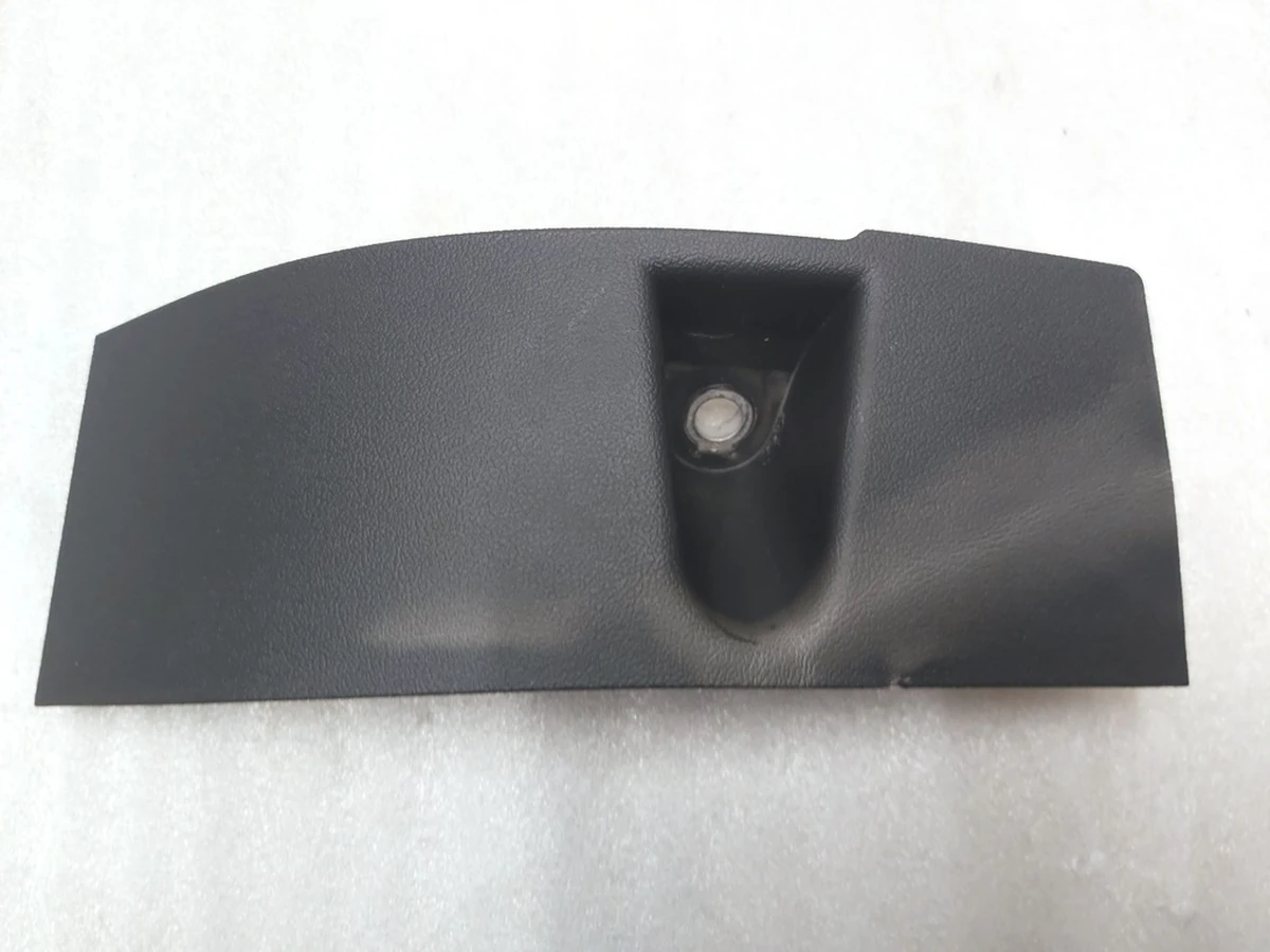 4 Кришка блоку перемикачів дверей передніх лівих Tesla Model Y 1498430-00-A