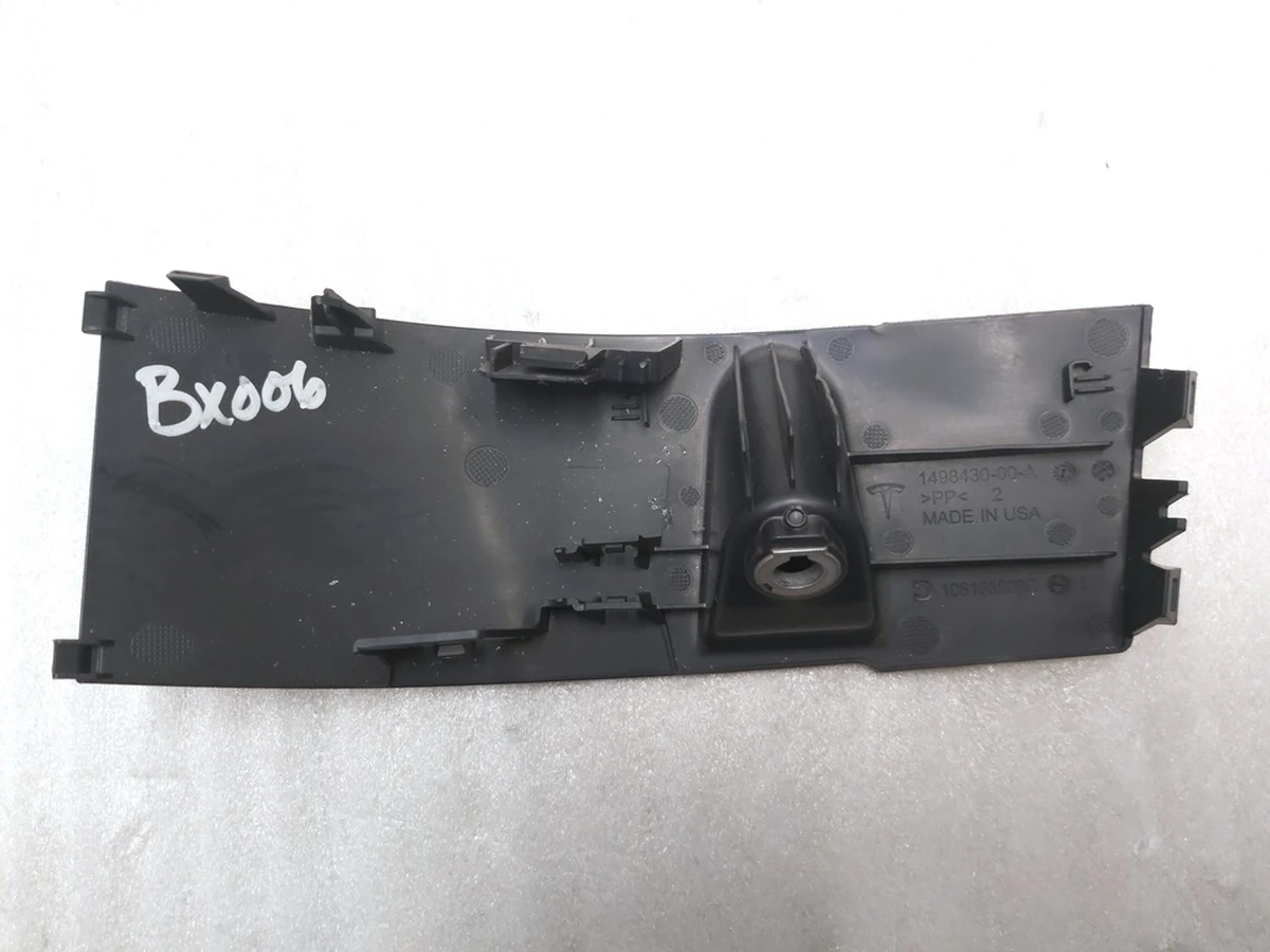 4 Кришка блоку перемикачів дверей передніх лівих Tesla Model Y 1498430-00-A