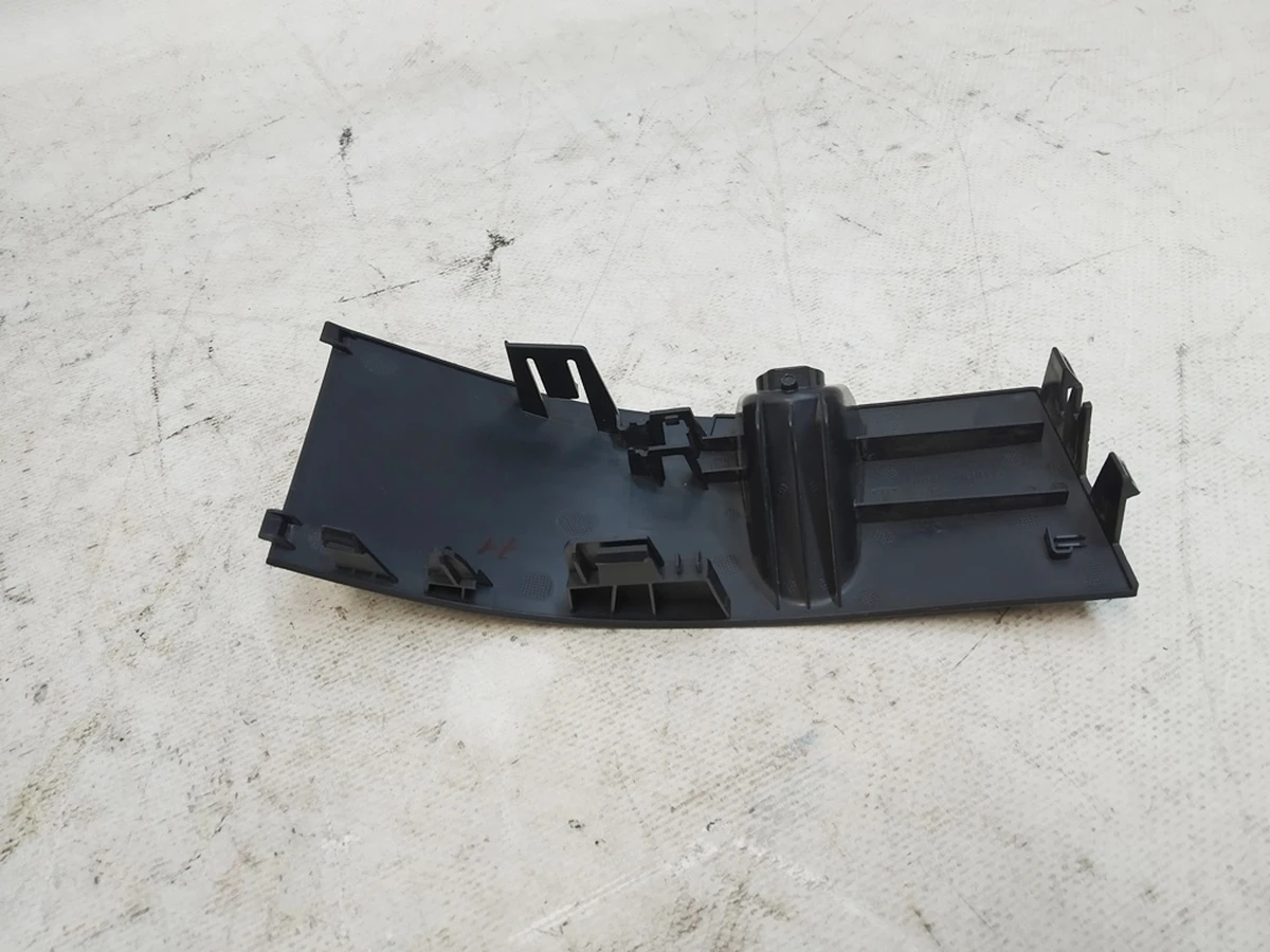 13 DOOR BOLT COVER - FRONT - RIGHT HAND Tesla Model Y 1498431-00-A