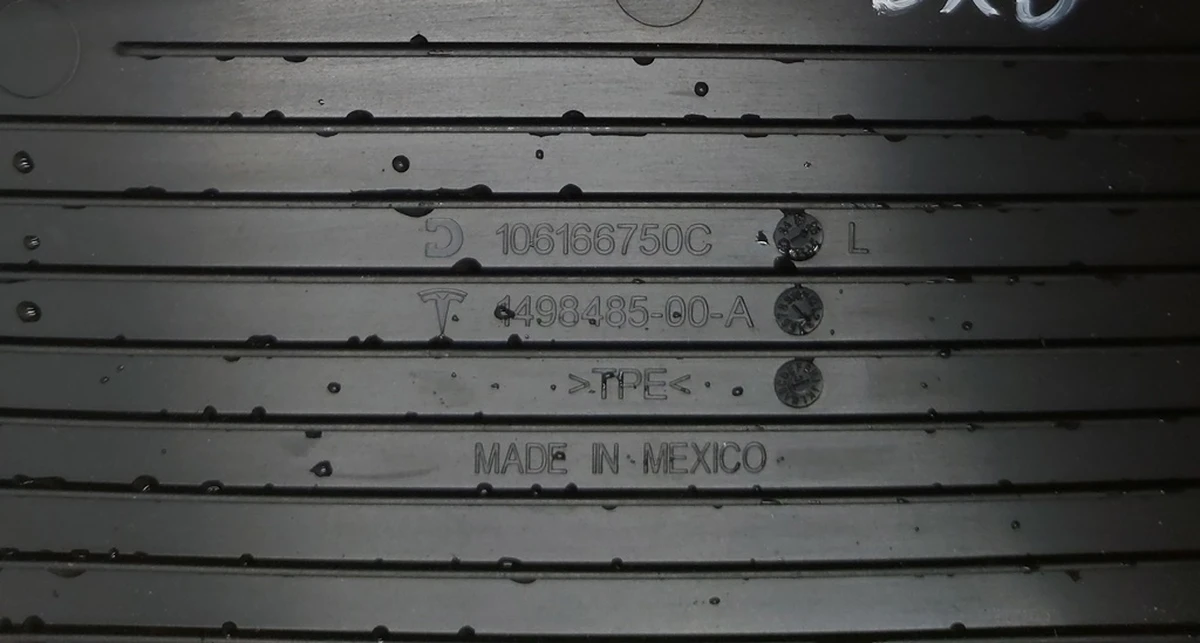 8 DR, MAP POCKET MAT, RR LH PREMIUM Tesla Model Y 1498485-00-A