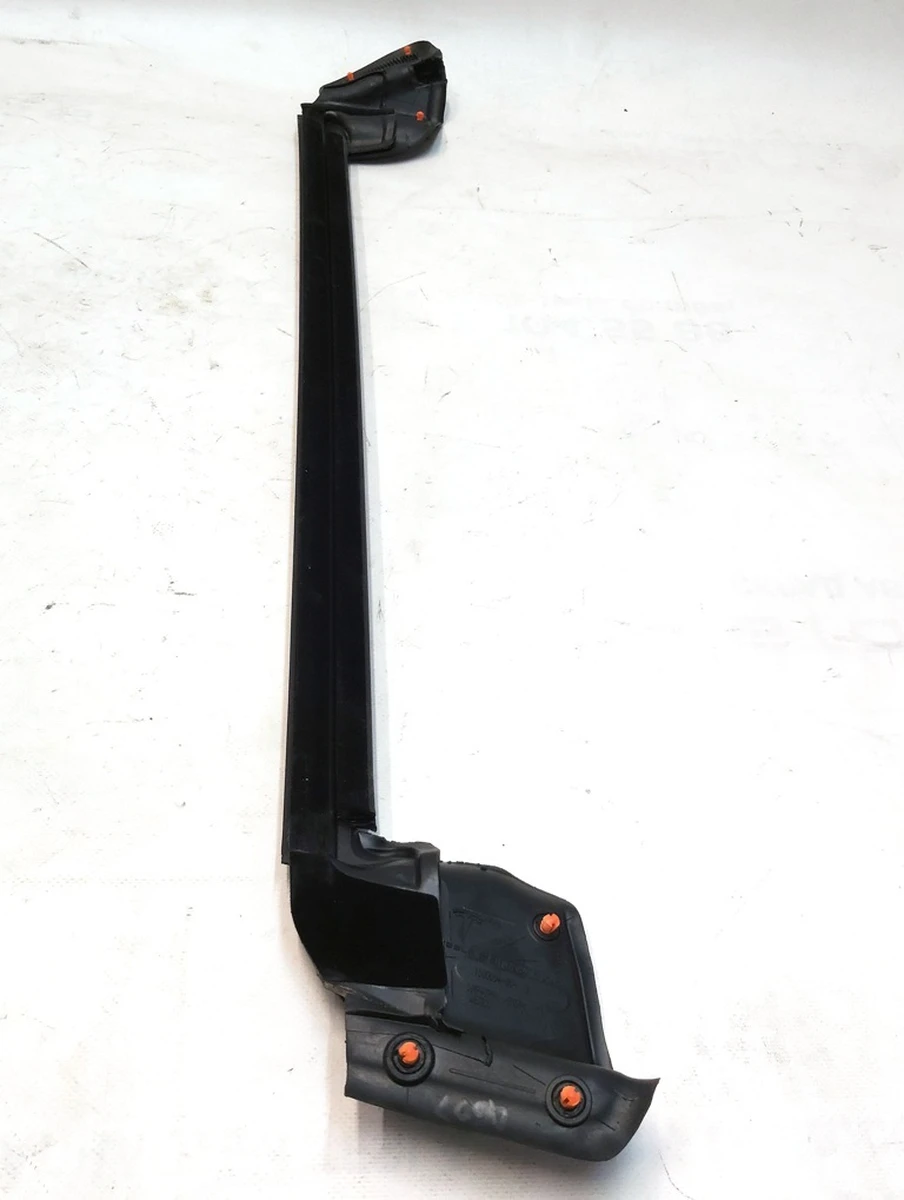 1 Ущільнювач скла внутрішній дверей задніх лівих Tesla model Y 1500064-00-E