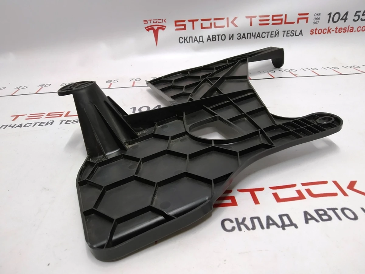 9 Панель багажного відділення пластик Tesla model 3 1500372-00-A