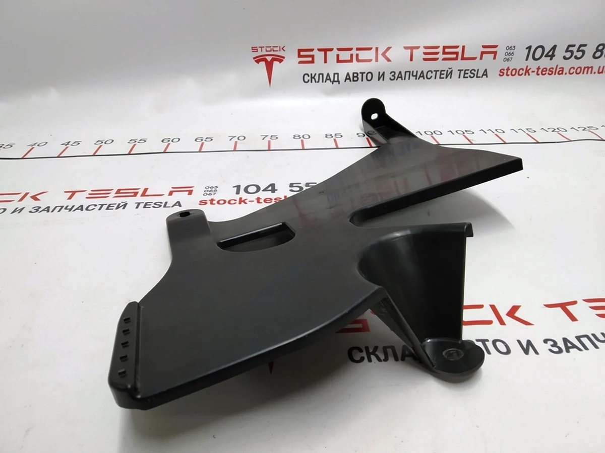 9 Панель багажного відділення пластик Tesla model 3 1500372-00-A