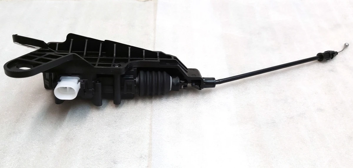 4 Привід замка капота електричний відкриття закриття з тросиком та кронштейном у зборі Tesla model 3, model 3 jan 2024, model Y 1500398-00-D