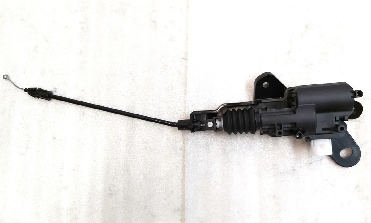 4 Привід замка капота електричний відкриття закриття з тросиком та кронштейном у зборі Tesla model 3, model 3 jan 2024, model Y 1500398-00-D