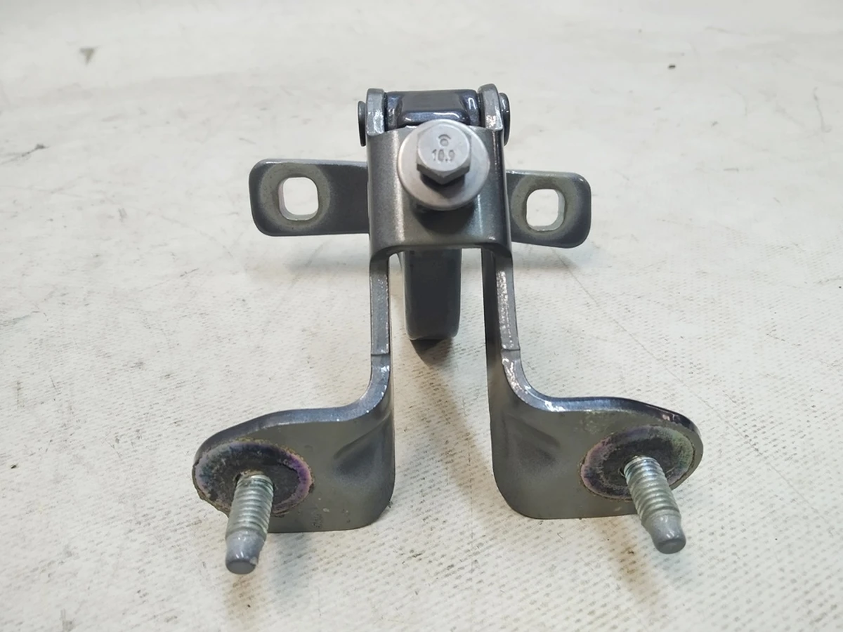 1 Петля крепления крышки багажника (ляды) левая PMNG Tesla model Y 1500494-00-A