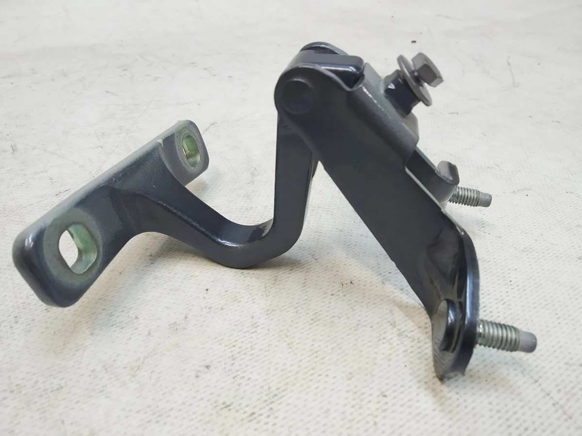 1 Петля крепления крышки багажника (ляды) левая PMNG Tesla model Y 1500494-00-A