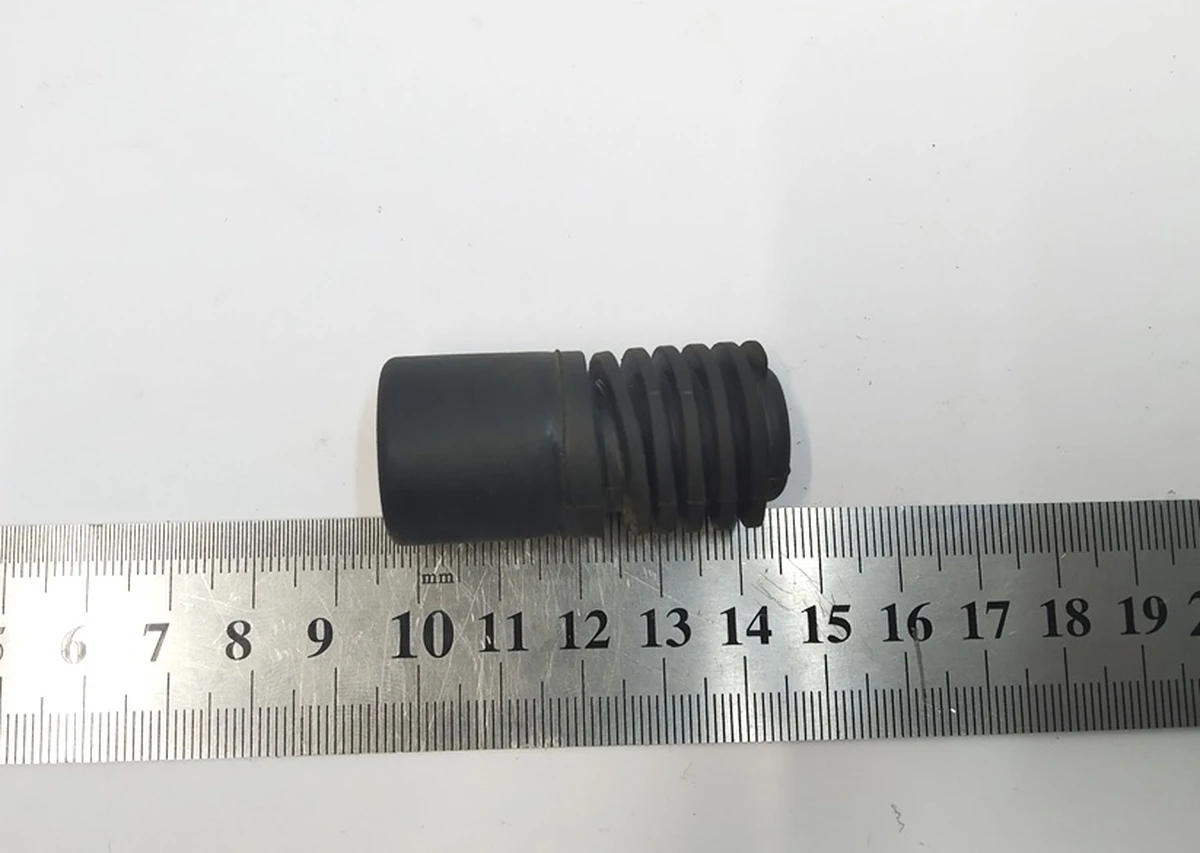 7 Liftgate bump stop REV03 Tesla Model Y 1500496-00-B