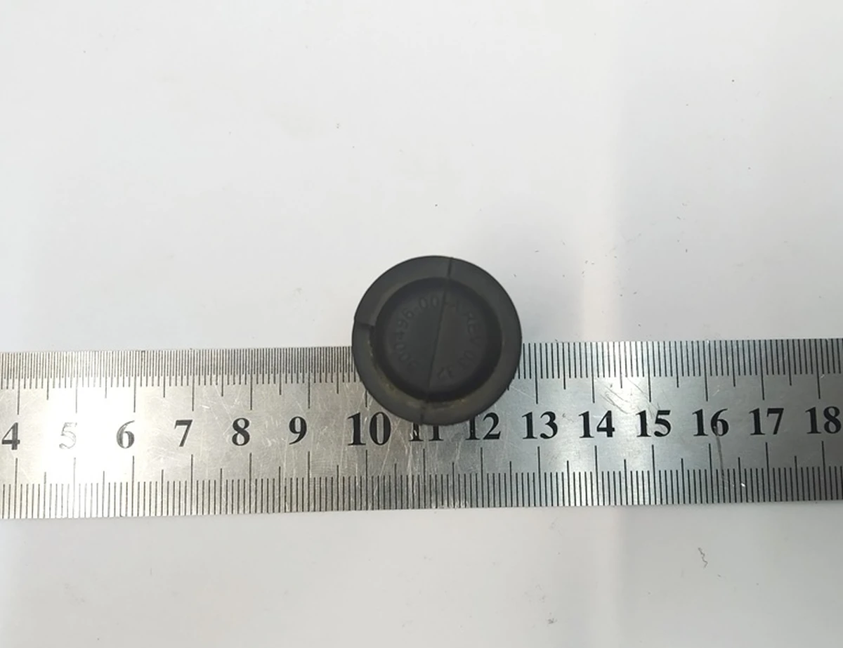 7 Liftgate bump stop REV03 Tesla Model Y 1500496-00-B