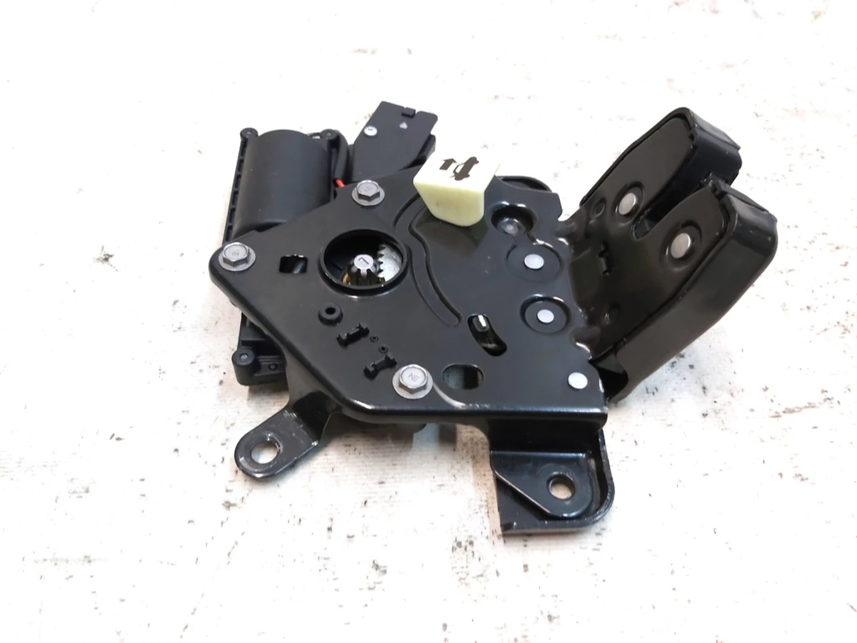 1 Замок багажника з дотяжкою Tesla Model 3, Model 3 Jan 2024, Model Y 1500604-00-B