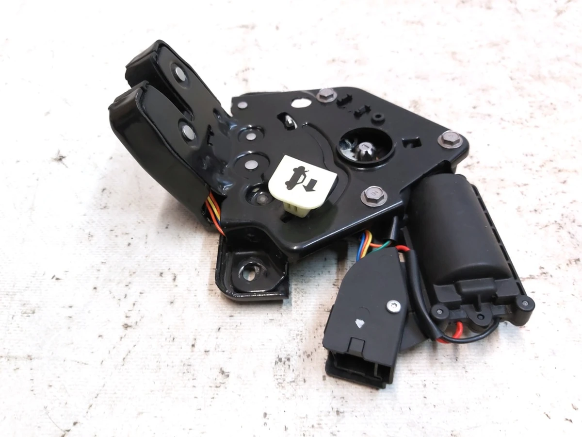 1 Замок багажника з дотяжкою Tesla Model 3, Model 3 Jan 2024, Model Y 1500604-00-B