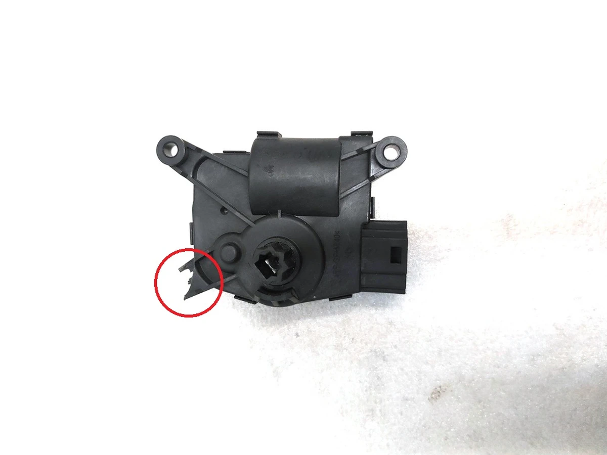 16 Сервопривід кліматичної установки (пічки) Верх-Ніз Tesla Model 3, Model Y 1500623-00-A