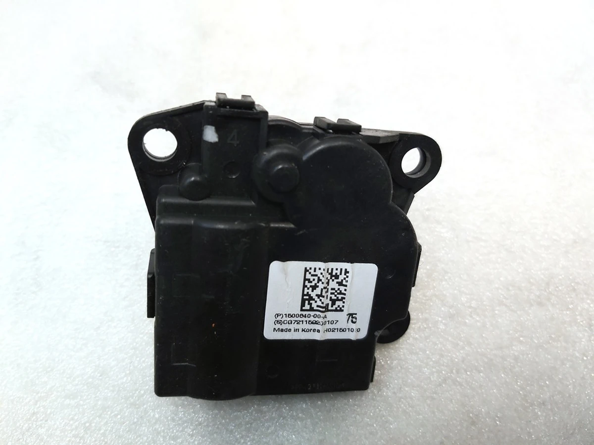 13 Сервопривід кліматичної установки (пічки) впускної заслінки Tesla Model 3, Model Y 1500640-00-A