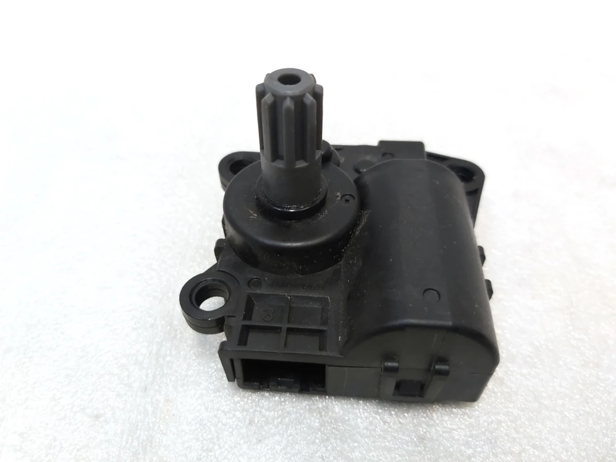 13 Сервопривід кліматичної установки (пічки) впускної заслінки Tesla Model 3, Model Y 1500640-00-A