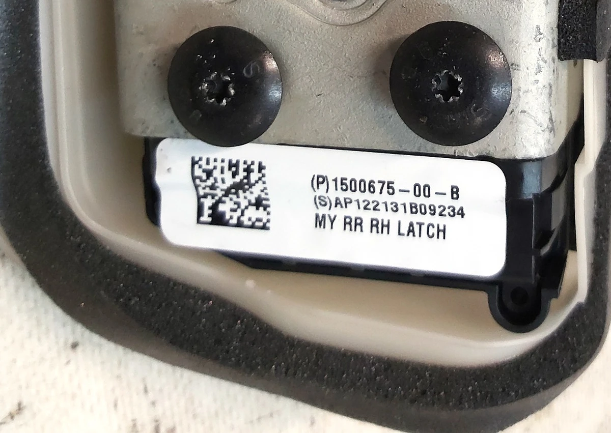 1 Замок дверей задніх правих у зборі Tesla Model 3, Model Y 1500675-00-A