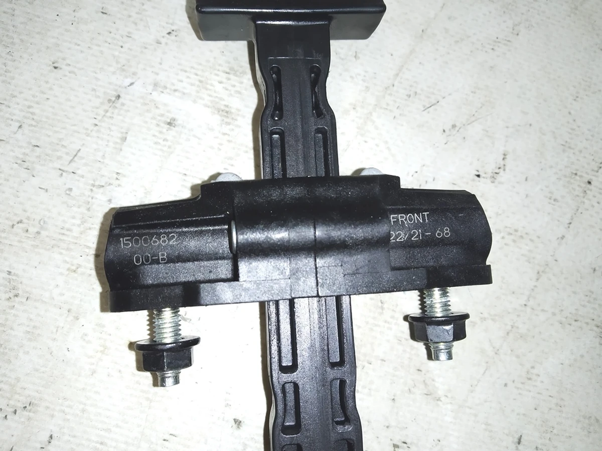 4 Обмежувач дверей передніх з гайками M6 Tesla Model Y 1500682-00-B