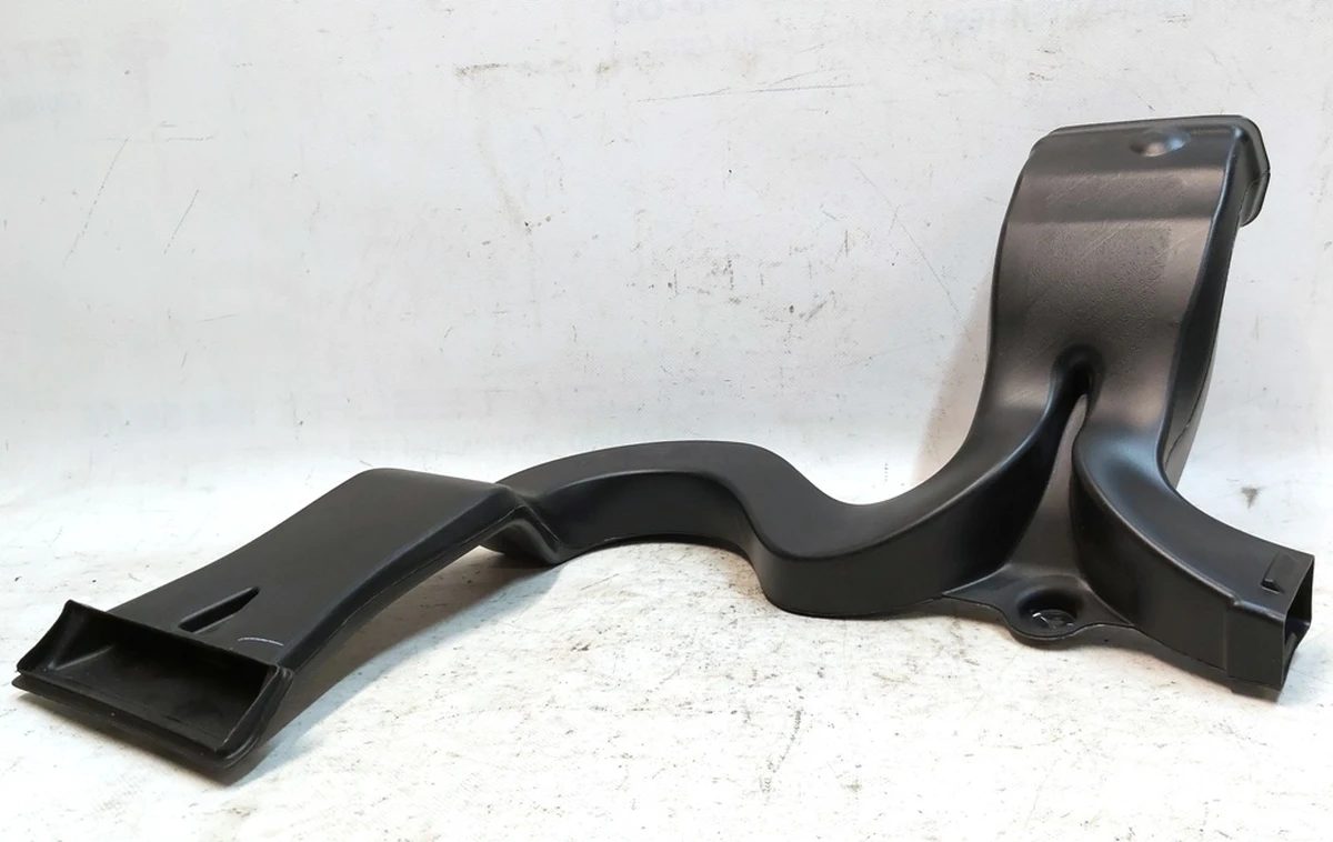 1 Повітропровід системи кондиціювання 2-го ряду сидінь лівий Tesla Model Y 1501068-00-A