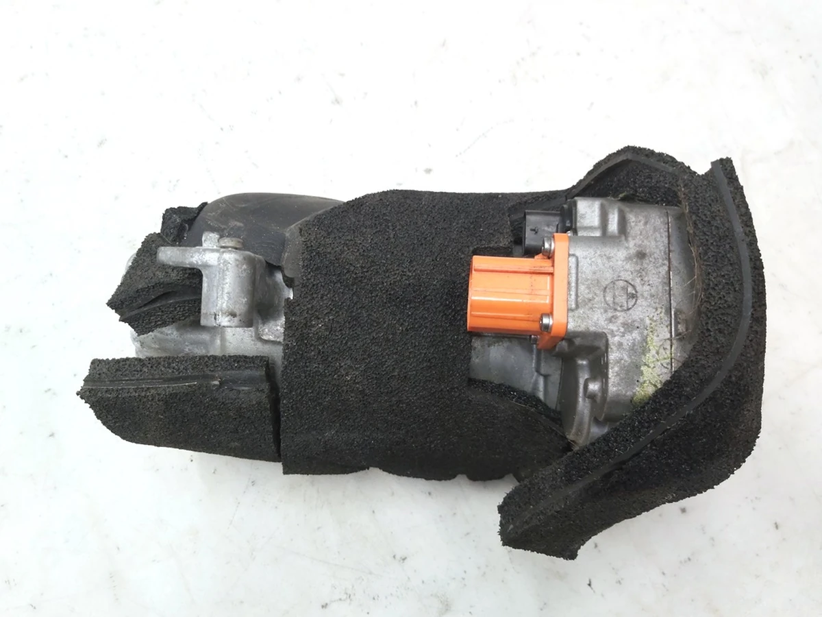 1 Компрессор кондиционера с аккустическим кожухом (шумозащита) Tesla model 3, model 3 Jan 2024, model Y 1501256-01-K