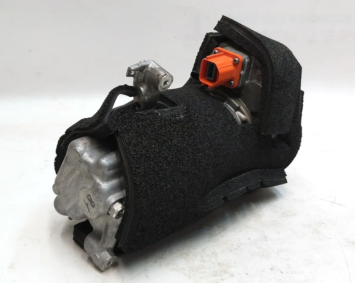 Компресор кондиціонера з акустичним кожухом Tesla  Model S Feb 2021, Model X Mar 2021, Model 3, Model 3 Jan 2024, Model Y 1501256-01-K Кожух 1502213-00-C