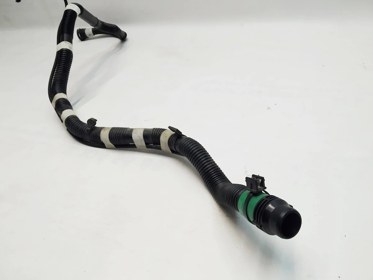 9 Патрубок системи охолодження основної батареї Tesla Model 3, Model Y 1501334-00-D